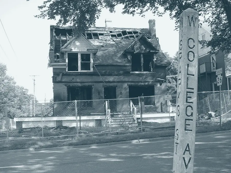 A house with its upper floor burned out